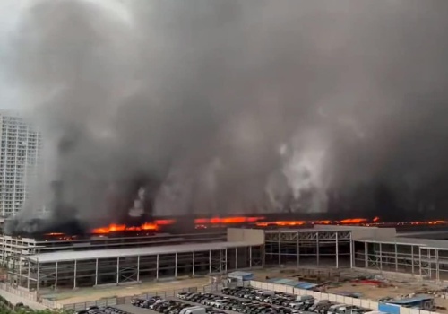 Potężny pożar w zakładzie BYD w Shenzhen