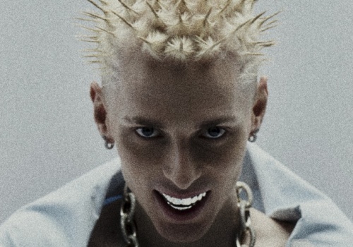 Oki nie wydał jeszcze płyty, a już sprzedał 15 tys. egzemplarzy