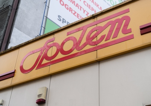 Prawie dwa tysiące osób bez dostępu do zakupów. Rada osiedla i mieszkańcy walczą o ostatni sklep spożywczy