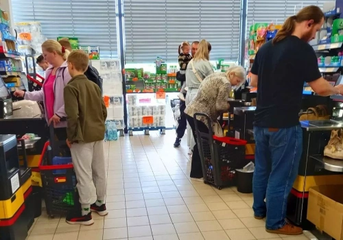 Rząd liczył na wyższe wpływy z podatku handlowego. Znamy dane