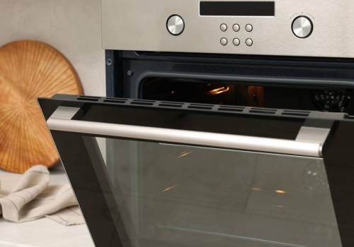 Symbol wentylatora w piekarniku nie zawsze oznacza termoobieg. Oto, co warto wiedzieć