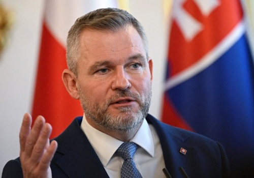 Prezydent Słowacji oraz tamtejsi biskupi bronią papieża Leona XIV