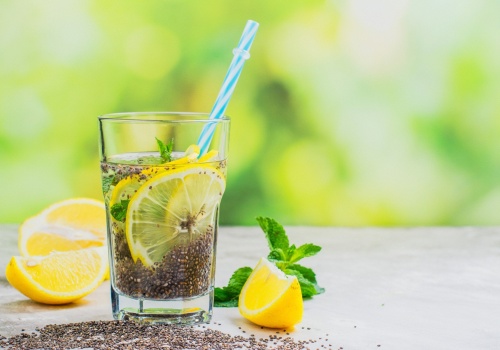 Napój, który działa! Woda z chia na odchudzanie i zmarszczki! Sprawdź przepis