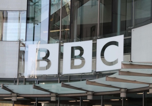 Tysiące osób straci pracę . Medialny gigant w obliczu kryzysu