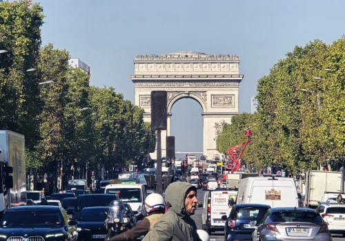 Francja podwaja wsparcie dla elektryfikacji. 10 mld euro rocznie i odejście od gazu i ropy