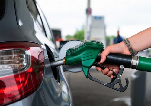 Droższe paliwo we Francji zmusza mieszkańców do ograniczeń