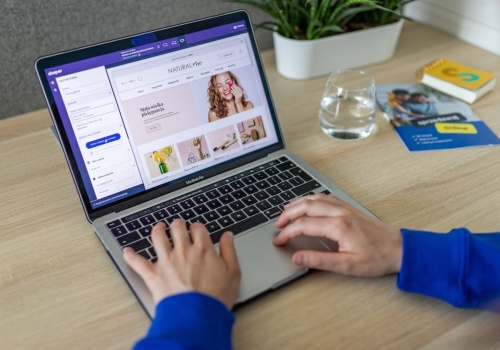 Skaluj bez limitów: jak maszyny PackBee i oprogramowanie DropUI eliminują bariery w biznesie e-commerce w Raciborzu