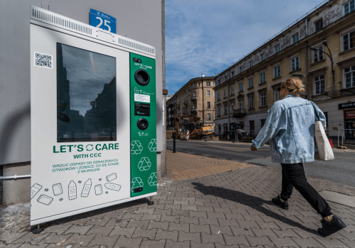 System kaucyjny rośnie szybciej niż infrastruktura. Konsumenci korzystają, ale narzekają na dostępność