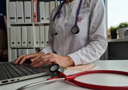 Od 17 kwietnia zmiany w badaniach do pracy. Pracodawca zobaczy już tylko jedno, reszta znika