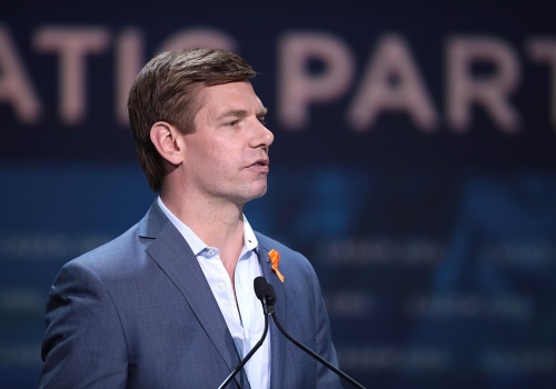 Swoją dymisją przypadkiem uratował Demokratów? Mogliby stracić Kalifornię