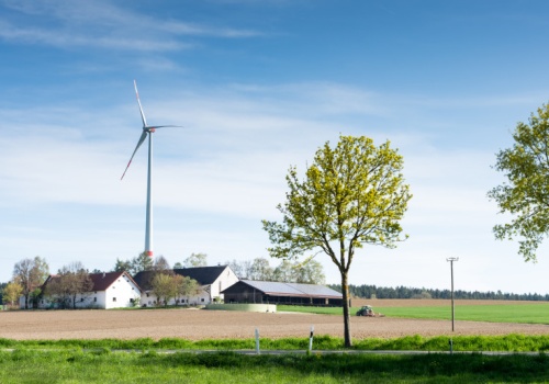 Fundusz partycypacyjny zamiast prosumenta wirtualnego. MKiŚ proponuje 20 tys. zł za MW dla sąsiadów turbin