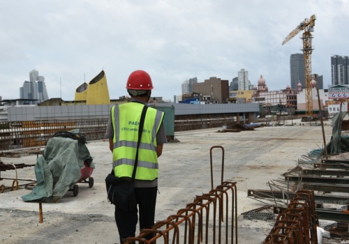 Mniej dni pracy, ale też mniej pieniędzy. Taki scenariusz staje się realny