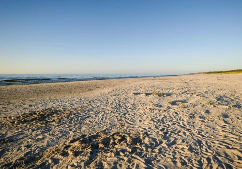 Zapomnij o Świnoujściu. To unikatowa plaża na spokojną majówkę