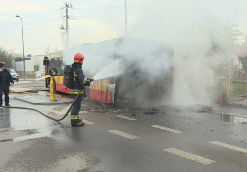 Autobus stanął w płomieniach. Akcja straży pożarnej w Warszawie