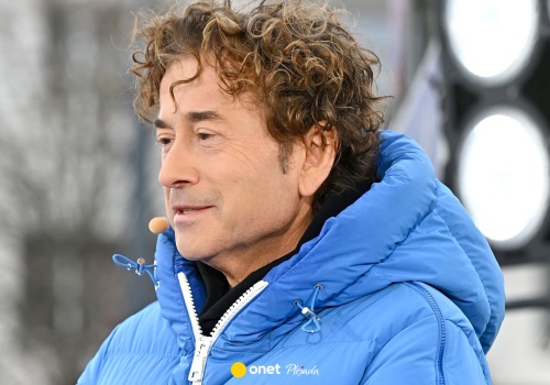 Piotr Rubik na zdjęciu na wózku inwalidzkim. Agata Rubik tłumaczy, co się stało