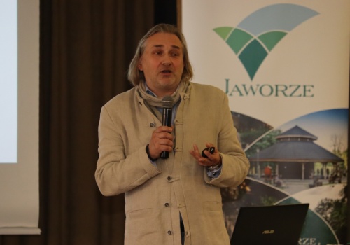 Sędzia Trybunału Konstytucyjnego z Jaworza. Ekspert od sztucznej inteligencji lubi pograć na gitarze