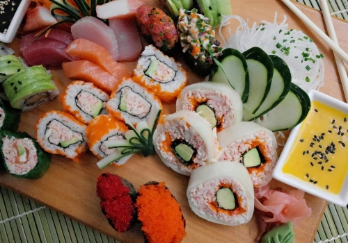 Najlepsze sushi online w Jaworznie – 5 miejsc, które warto sprawdzić