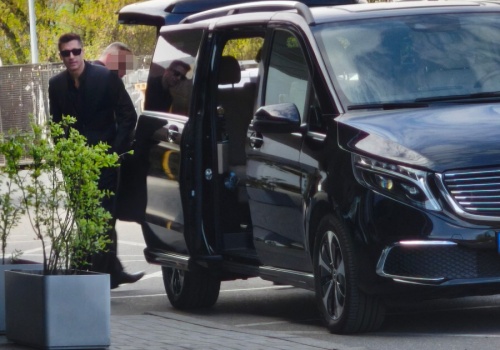 Robert Lewandowski przyleciał na pogrzeb Jacka Magiery. Z lotniska pojechał prosto do katedry