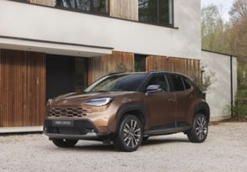 Toyota odświeżyła Yarisa Crossa. Europejski bestseller zyskał nową twarz