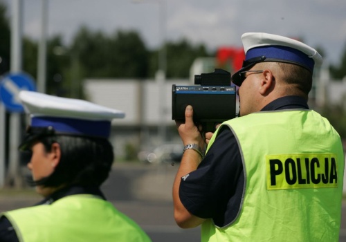 Policjant też może dostać 3000 zł mandatu. Wystarczy, że kierowca przyłapie go na jednej rzeczy