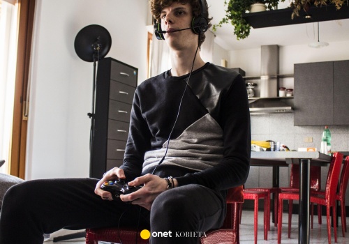 12-letni chłopiec czuje ogromną presję. 