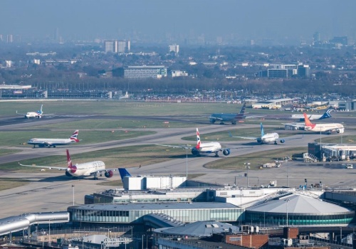 IATA: Sloty kluczowe dla przetrwania przewoźników w czasie wojen i kryzysów