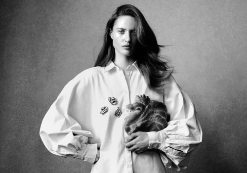 Zofia Chylak debiutuje z biżuterią. Kolekcja inspirowana polskimi wypiekami to opowieść o tradycji i dzieciństwie