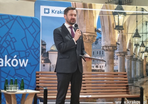 Ławka Dialogu w Bieńczycach – drogi, komunikacja i spór o Librusa na spotkaniu z prezydentem