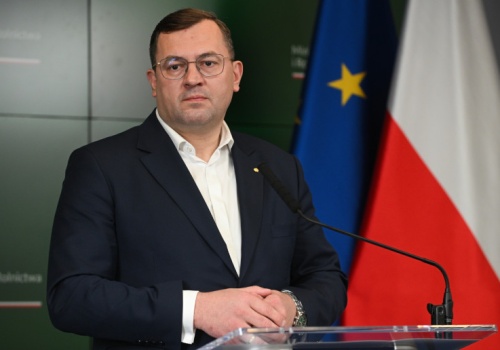 Ziemniaki i zboże zalegają w magazynach. Jakie rozwiązanie proponuje minister Krajewski?