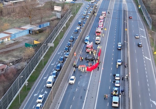 Nie żyje trzecia ofiara wypadku w Łomiankach. Zaczyna się od naklejek 