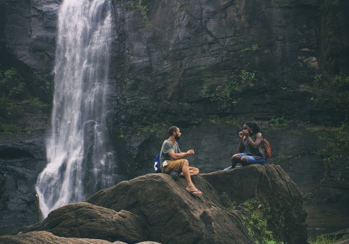 Razem a jednak osobno – samotność w związku