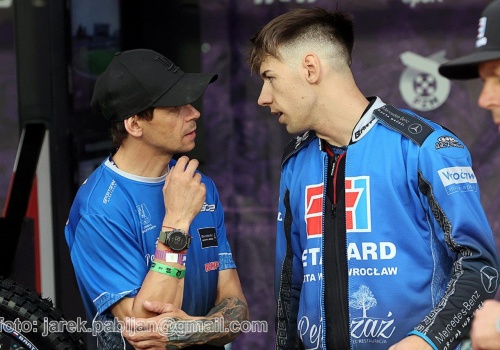 Żużel. Kowalski szczęśliwy po awansie. Mówi, jak się walczy z bratem!