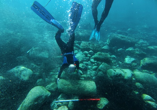 Starożytne tarcze zegara i wino na dnie morza. Nowe odkrycia w Ptolemais