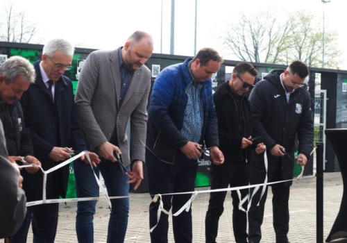 Przy Krono-Plast Arenie otwarto wystawę „Galeria Historii Włókniarza”