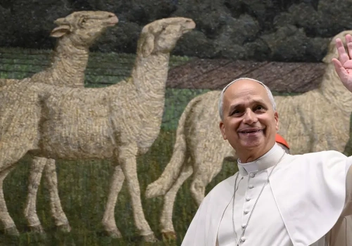 Bp Antonio Staglianò o wulgarnym realizmie Trumpa, sile papieża i bluźnierstwie