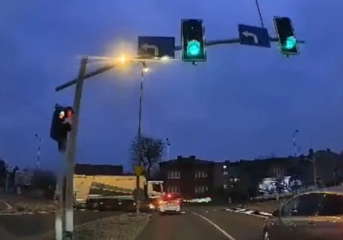 Kierowca Wodociągów Jaworzno ukarany za przejazd na czerwonym świetle