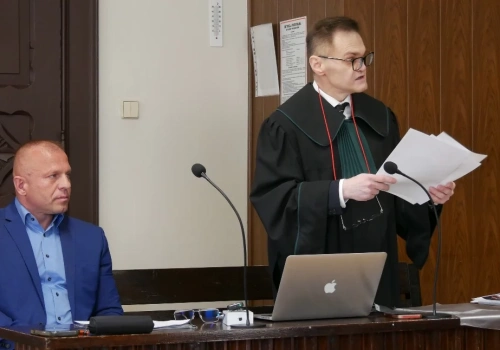 Proces Macieja Salachny. Adwokat pytał czy sędziego czy ma paszport Izraela i wspiera LGBT