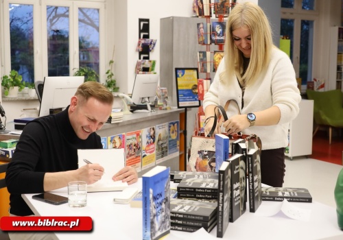 W świecie, w którym możesz być kimkolwiek – bądź dobry! Spotkanie z Jonaszem Milewskim w bibliotece