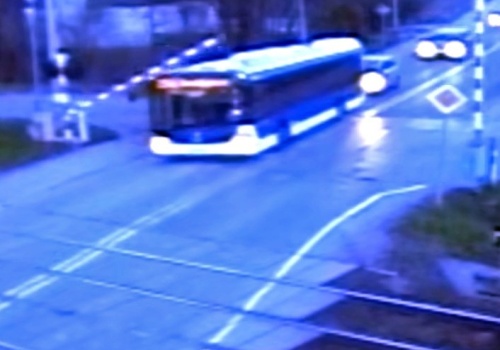 Tak kierowcy łamią przepisy na przejazdach kolejowych w Krakowie (Galeria)