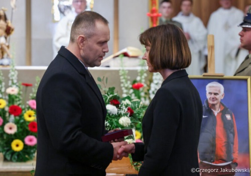 Jacek Magiera pośmiertnie odznaczony przez prezydenta Nawrockiego