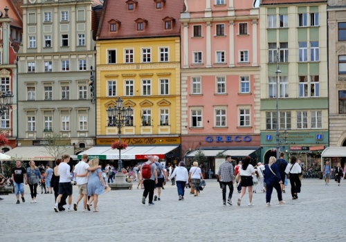Majówka tańsza niż Wielkanoc. Słabszy popyt obniża ceny wyjazdów