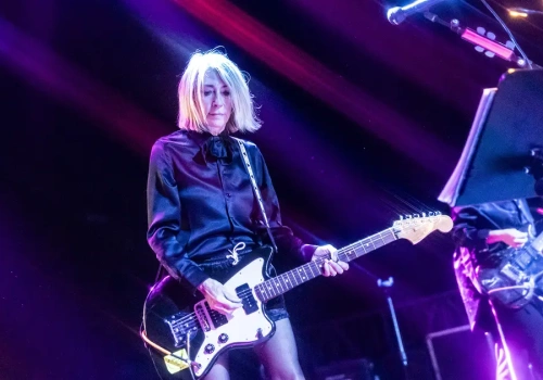 Kim Gordon: najfajniejsza rockowa ciocia na koncertach w Polsce