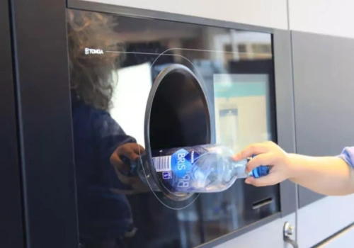 System kaucyjny pod ostrzałem. 