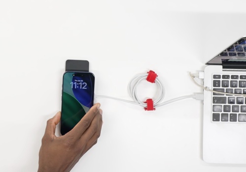 Badacze „ukradli” 10 000 USD z zablokowanego iPhone’a MKBHD