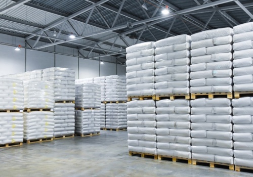 Kryzys może uderzyć w sklepy. Rząd przygotowuje się na niedobory żywności