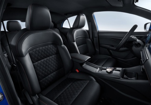 Ten samochód wywraca rynek do góry nogami. Kierowcy masowo zmieniają zdanie