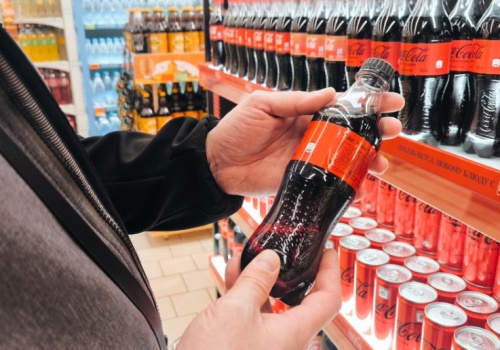 Wojna w Sudanie uderza w napoje gazowane i słodycze. Kluczowy składnik pod presją