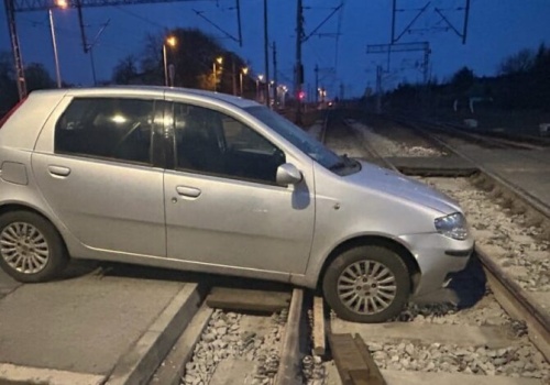 Dwa poważne zdarzenia drogowe w powiecie lublinieckim. Policja apeluje o ostrożność