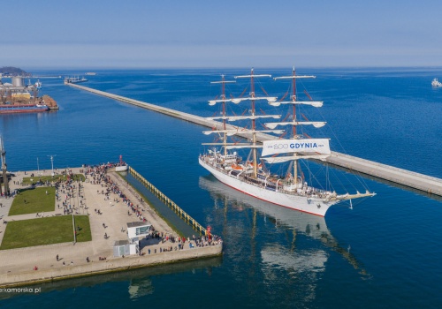 Dar Młodzieży wypłynął w rejs do USA. To ostatnia taka podróż słynnego żaglowca