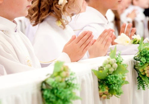 Ile naprawdę kosztuje komunia? Kwoty mogą zwalić z nóg